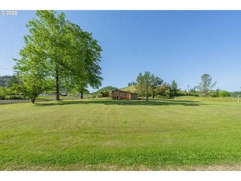 503 Old Pioneer Road Sutherlin OR 97479