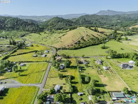 503 Old Pioneer Road Sutherlin OR 97479