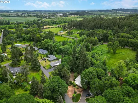 1014 NW Alder Creek Drive Corvallis OR 97330
