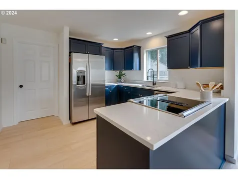 13620 Ne Glendoveer Court Portland OR 97230