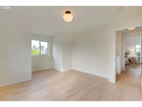 13620 Ne Glendoveer Court Portland OR 97230