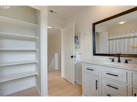 13620 Ne Glendoveer Court Portland OR 97230