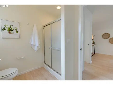 13620 Ne Glendoveer Court Portland OR 97230