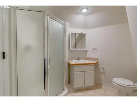 13620 Ne Glendoveer Court Portland OR 97230
