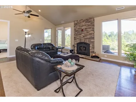 88073 Lake Point Drive Florence OR 97439