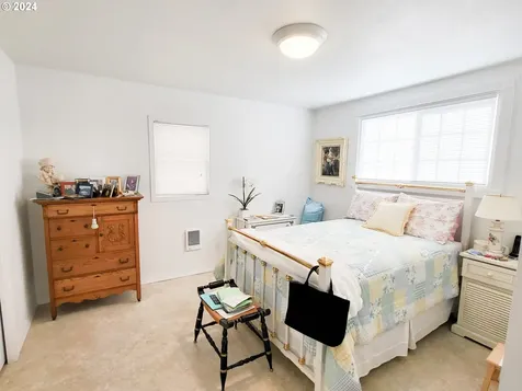 1936 H Street Springfield OR 97477