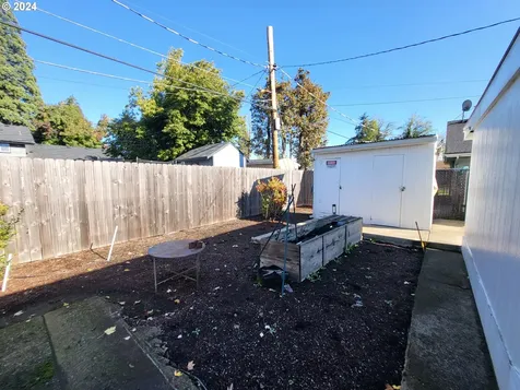 1936 H Street Springfield OR 97477
