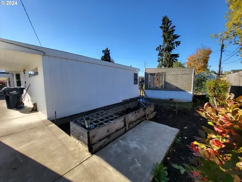 1936 H Street Springfield OR 97477