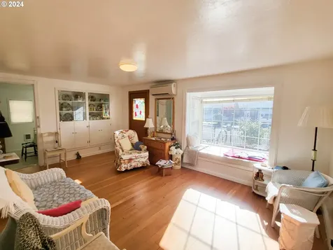 1936 H Street Springfield OR 97477