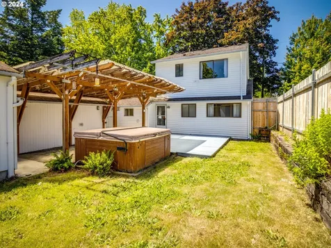 9755 N Leonard Street Portland OR 97203