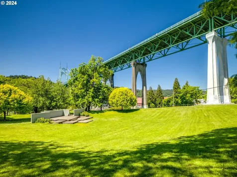 9755 N Leonard Street Portland OR 97203