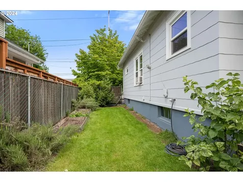 6341 N Greeley Avenue Portland OR 97217
