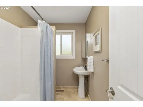4442 Se Bybee Boulevard Portland OR 97206