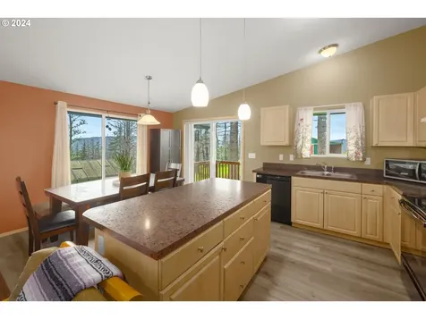 9751 Ne Highland View Lane Otis OR 97368