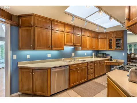 5333 Leavitt Loop Florence OR 97439