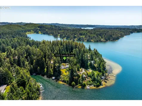 5333 Leavitt Loop Florence OR 97439