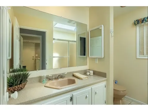 5333 Leavitt Loop Florence OR 97439