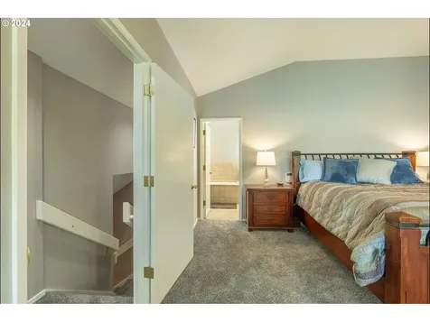 5333 Leavitt Loop Florence OR 97439