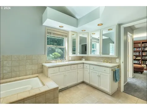 5333 Leavitt Loop Florence OR 97439