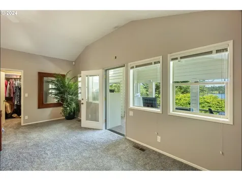 5333 Leavitt Loop Florence OR 97439