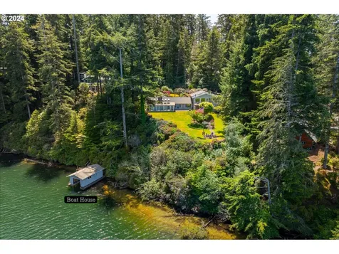 5333 Leavitt Loop Florence OR 97439