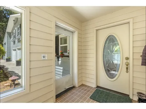 5333 Leavitt Loop Florence OR 97439