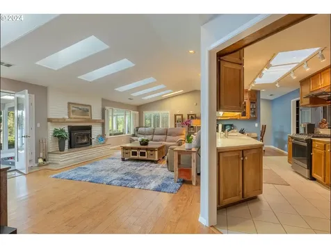 5333 Leavitt Loop Florence OR 97439
