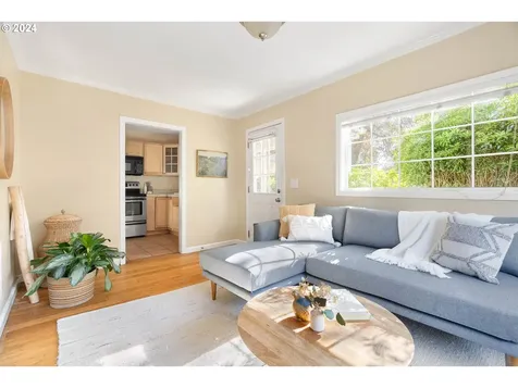 11325 SW 47th Avenue Portland OR 97219