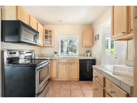 11325 SW 47th Avenue Portland OR 97219
