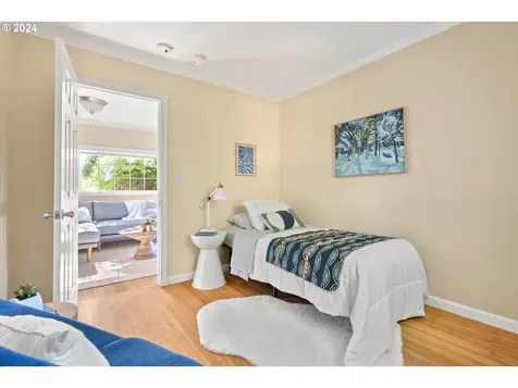 11325 SW 47th Avenue Portland OR 97219