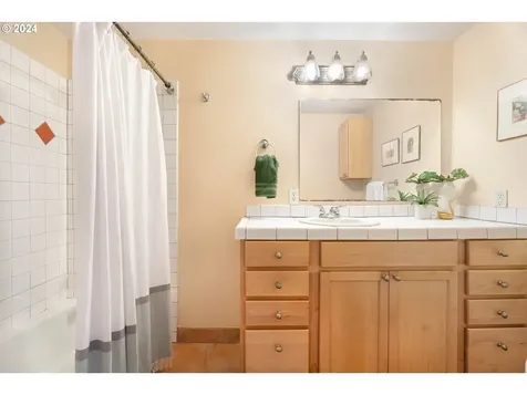 11325 SW 47th Avenue Portland OR 97219