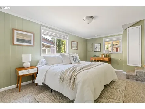 11325 SW 47th Avenue Portland OR 97219