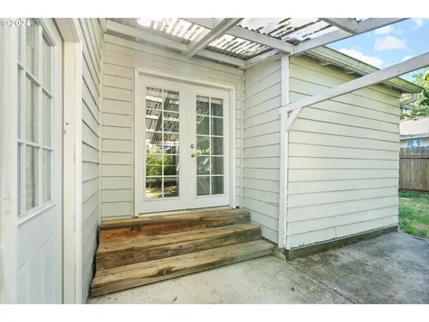 11325 SW 47th Avenue Portland OR 97219