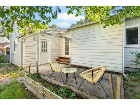 11325 SW 47th Avenue Portland OR 97219