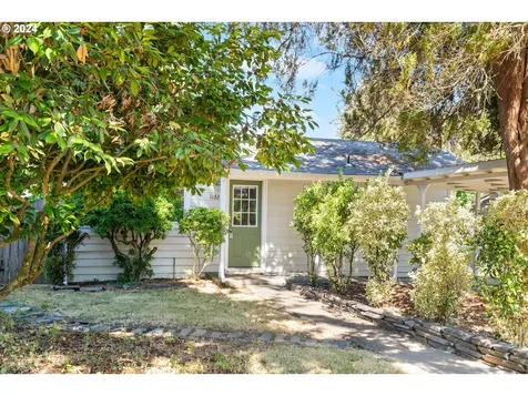 11325 SW 47th Avenue Portland OR 97219