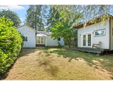 11325 SW 47th Avenue Portland OR 97219