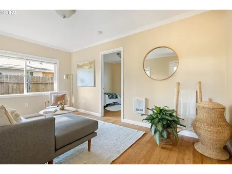 11325 SW 47th Avenue Portland OR 97219