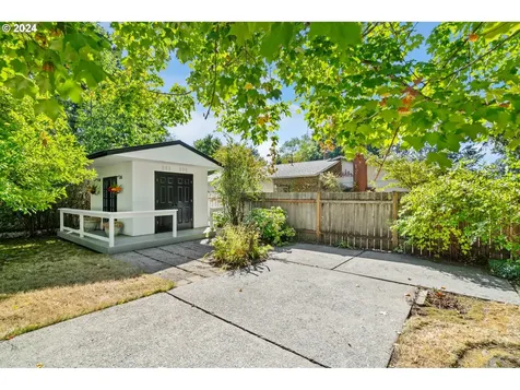 1765 Ne Juniper Avenue Gresham OR 97030