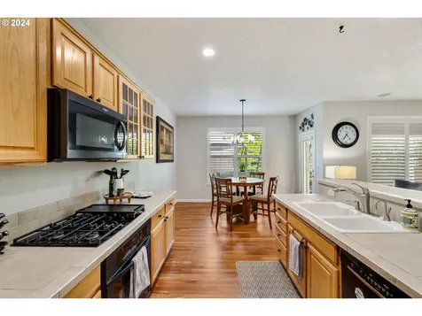 2116 N Locust Street Canby OR 97013