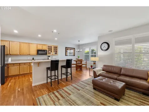 2116 N Locust Street Canby OR 97013