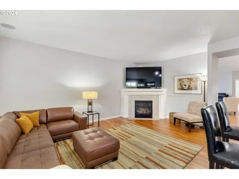2116 N Locust Street Canby OR 97013