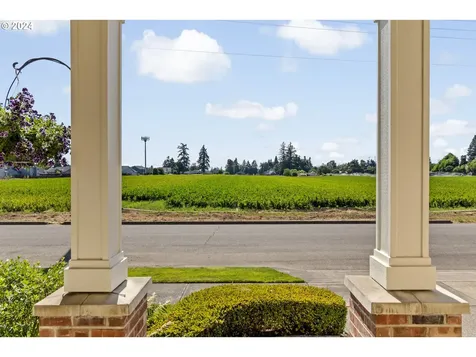 2116 N Locust Street Canby OR 97013