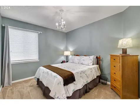 2116 N Locust Street Canby OR 97013