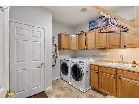 2116 N Locust Street Canby OR 97013