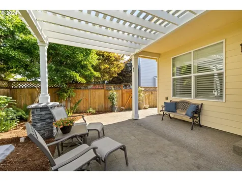 2116 N Locust Street Canby OR 97013