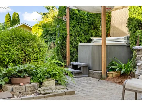 2116 N Locust Street Canby OR 97013