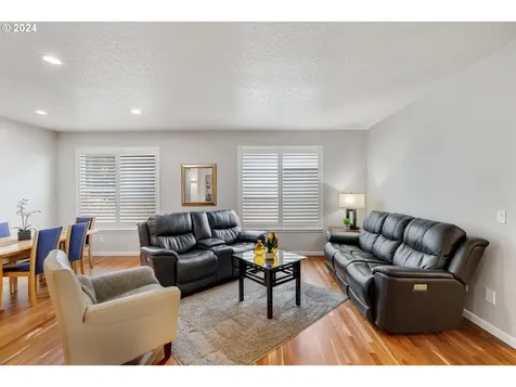 2116 N Locust Street Canby OR 97013