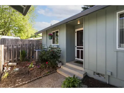 2003 SE Quail Circle Hillsboro OR 97123