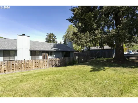 2003 SE Quail Circle Hillsboro OR 97123