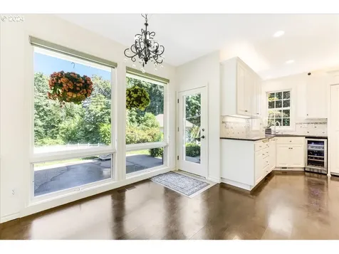 19177 Hill Top Road Lake Oswego OR 97034